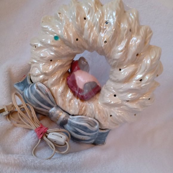 RARE Vintage Ceramic Christmas Wreath With Sleeping Mouse - Picture 2 of 7